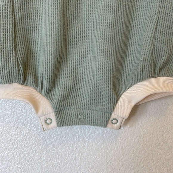 Cat & Jack waffle knit bubble romper size 3-6 months - Picture 4 of 6